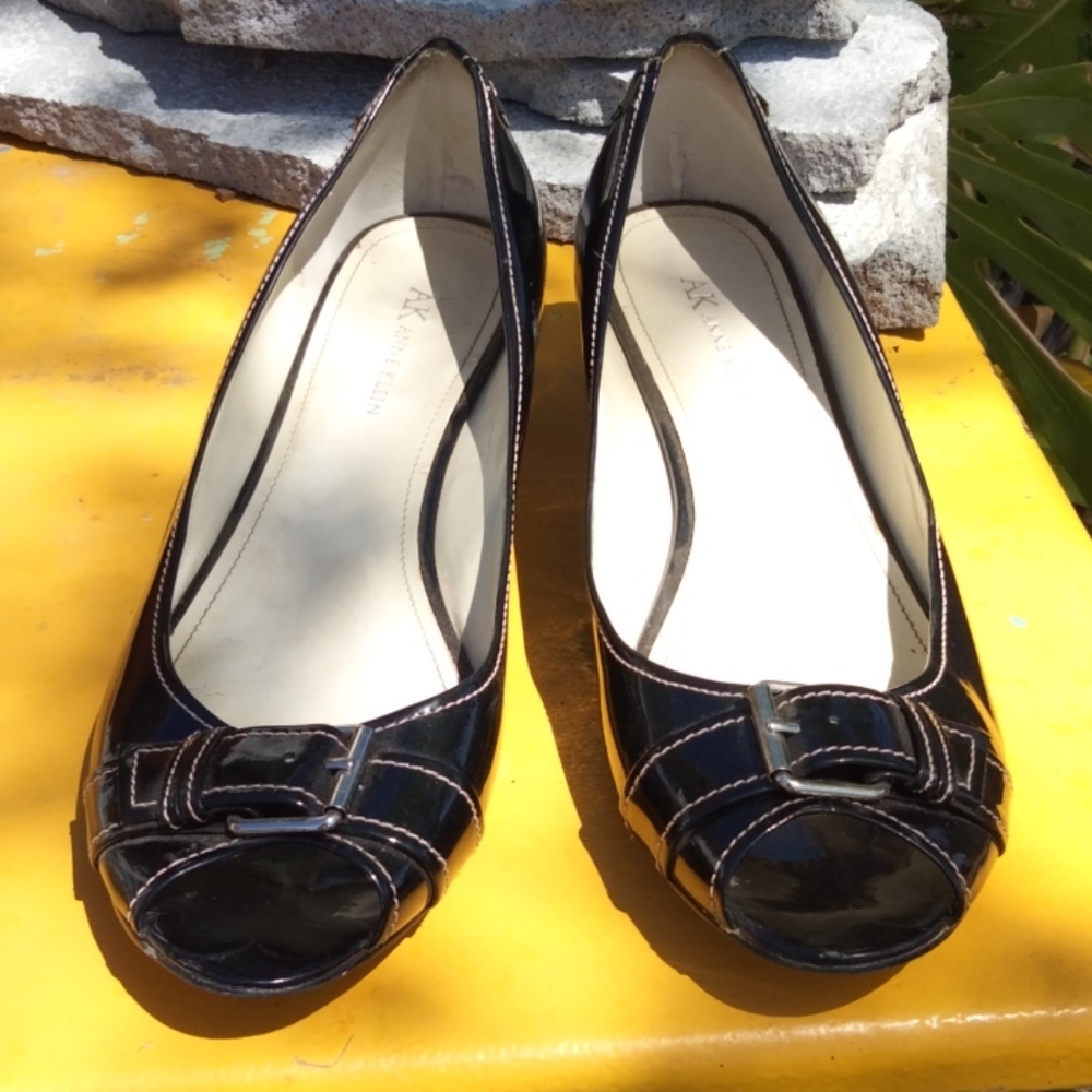 🍀Black Anne klein short heels